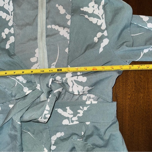 CUPSHE Tie Front 3/4 Ballon Sleeves Ruffle Mini Dress Sage Green Size XL - Picture 4 of 5